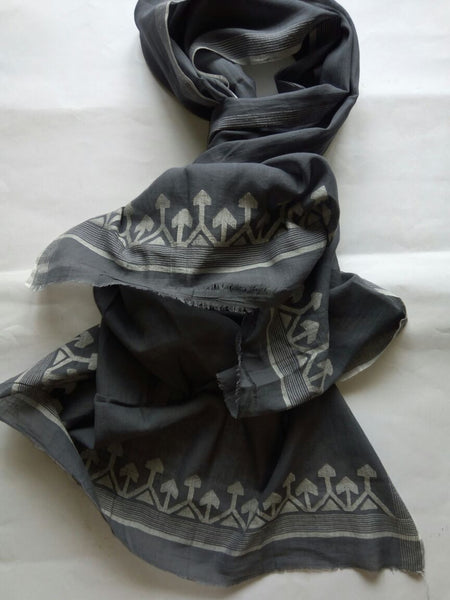 Handwoven grey cotton Jaamdani scarf